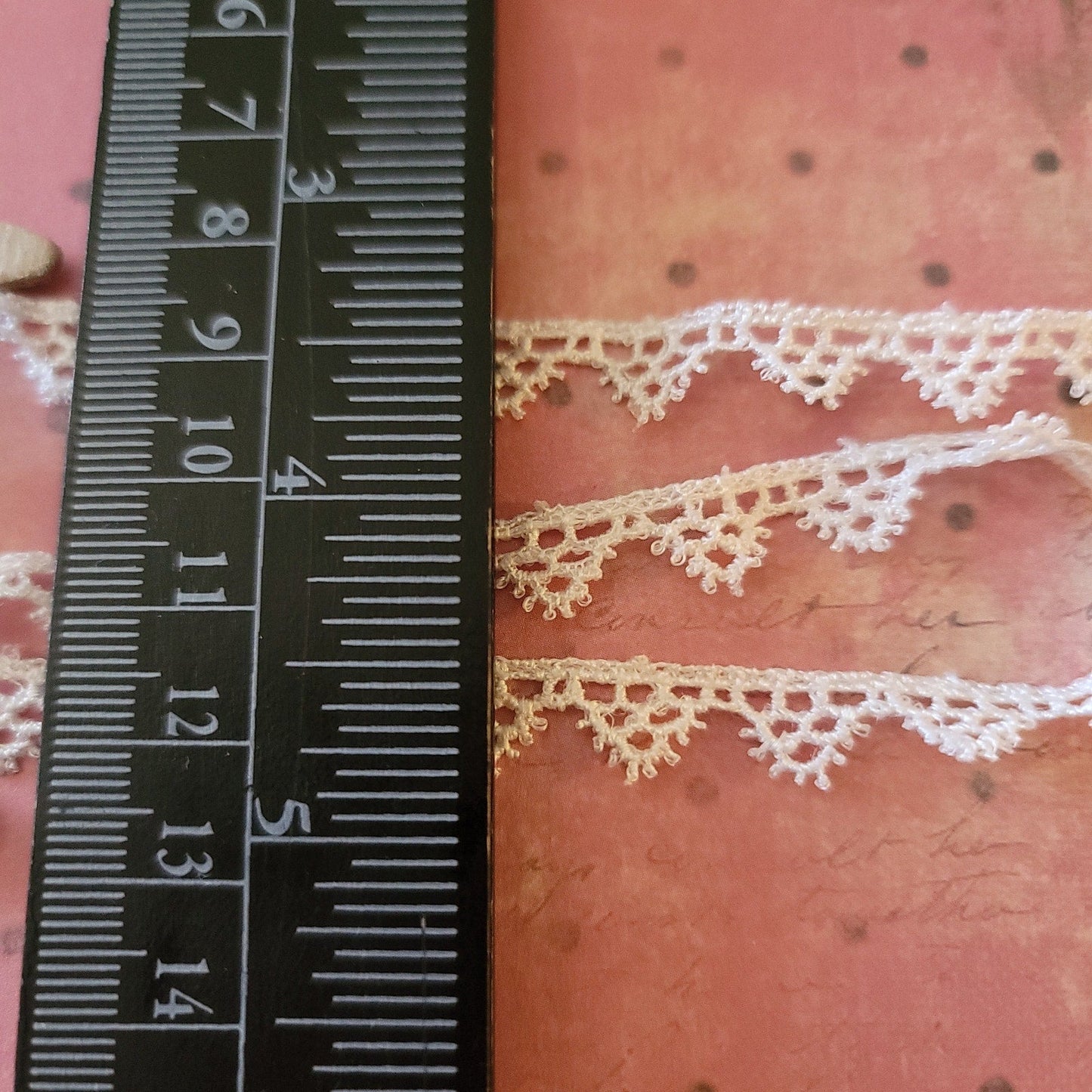 A-14 - 3/8" Vintage Lace - 1 yard