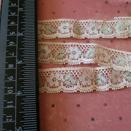 A-29 - 7/8" Vintage Lace - 1 yard