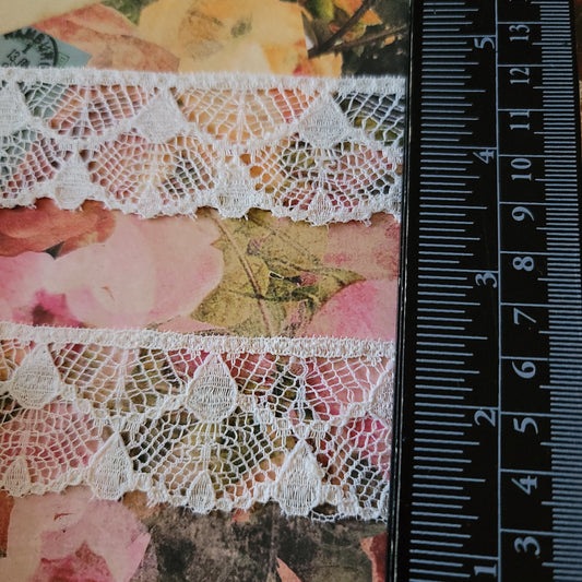 1 1/4" +Wide Vintage Lace - 1 Yard - Style# B-94