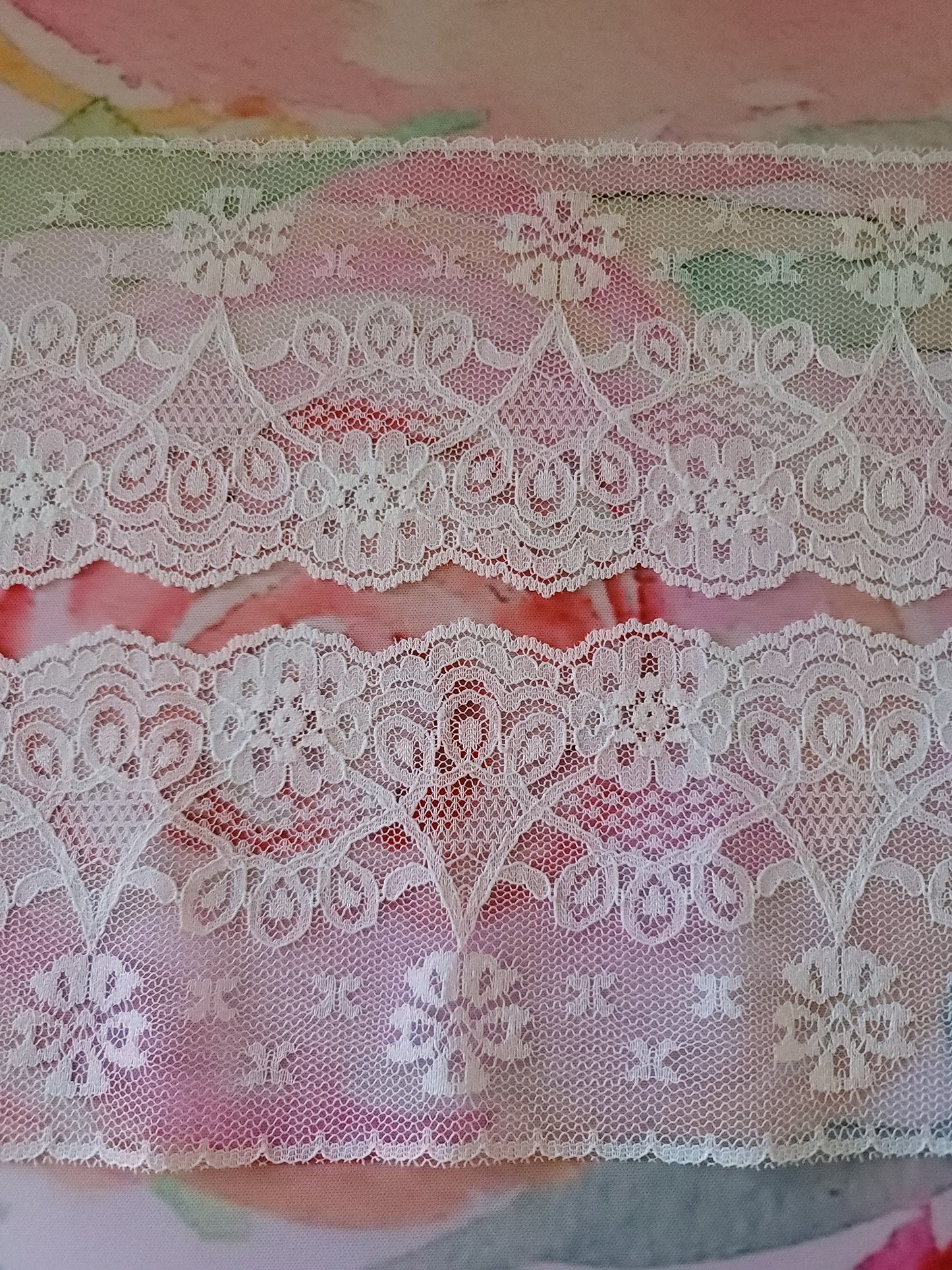 D-09 - 3 7/8" Wide Vintage Lace - 1 Yard