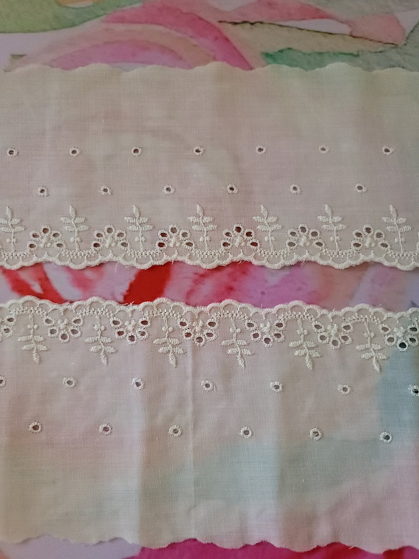 D-14 - 3 3/4" Wide Vintage Lace - 1 Yard