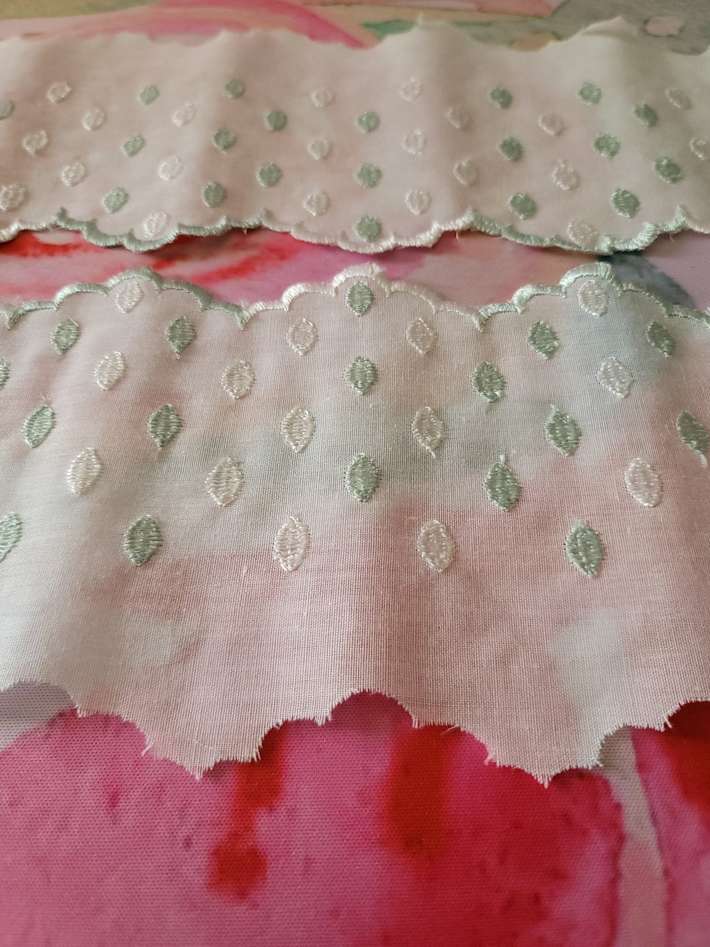 E-05 - 4 1/2" Wide Vintage Lace - 1 Yard