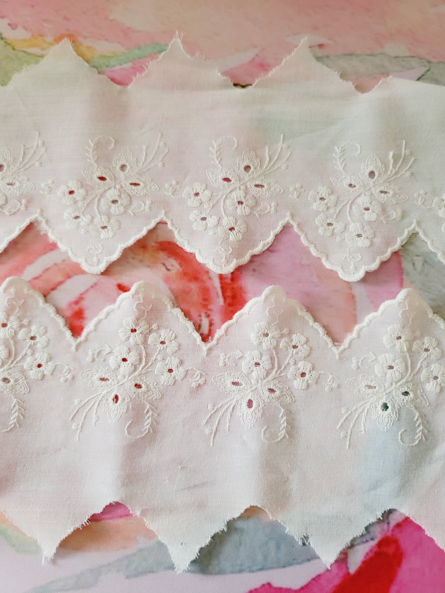 E-08 - 4" Wide Vintage Lace - 1 Yard