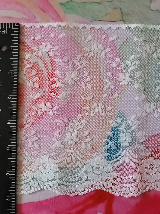 G-04 - 6 3/4" Wide Vintage Lace - 1 Yard