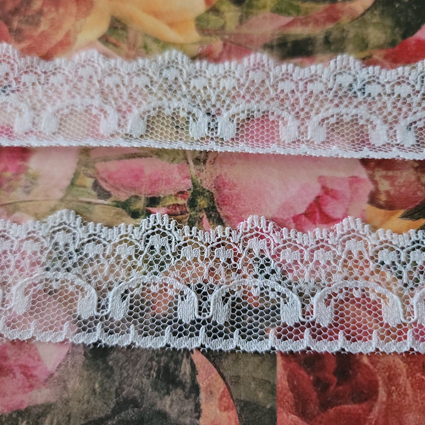 B-86 - 1 1/4" Wide Lace - 1 Yard