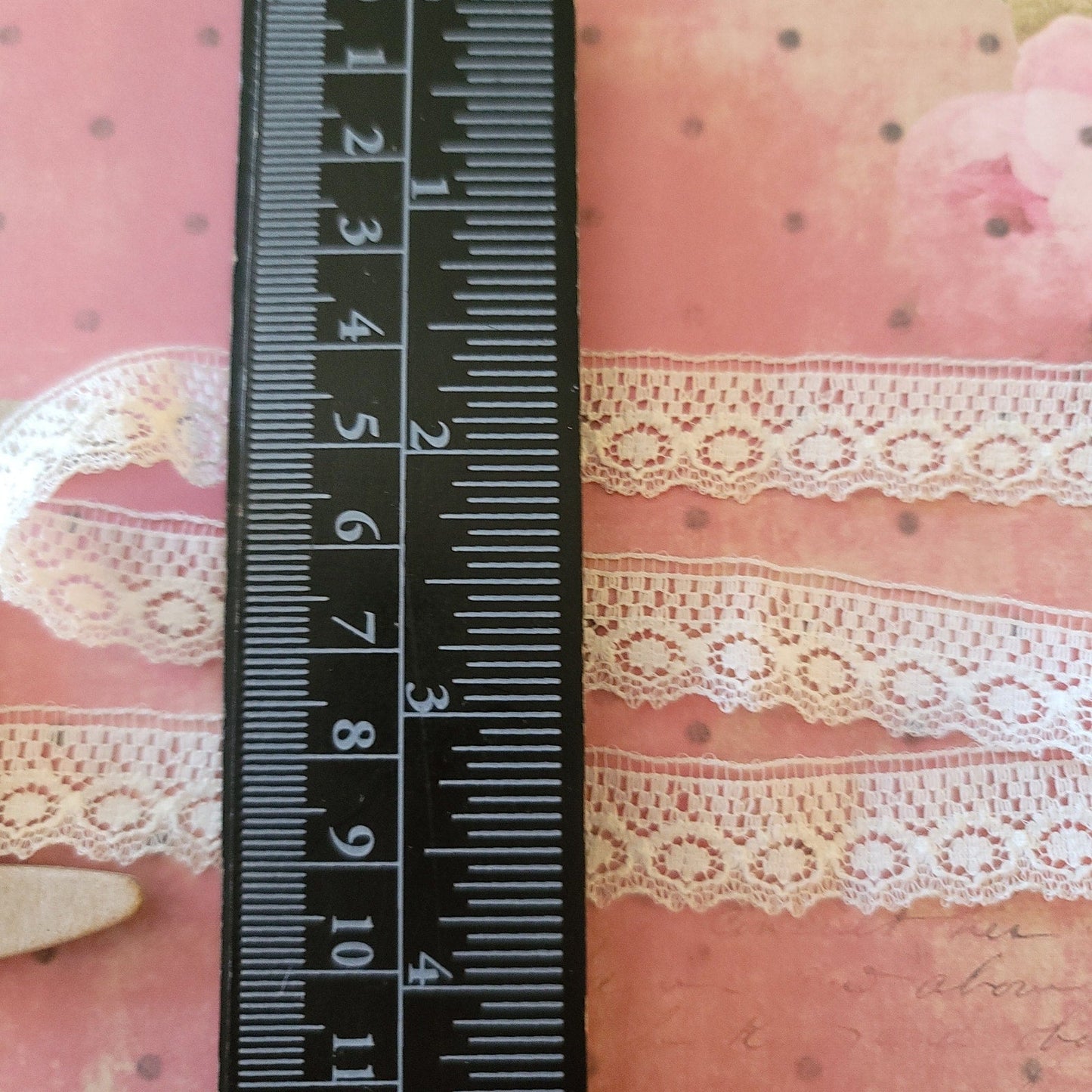 A-12 - 5/8" Vintage Lace - 1 yard