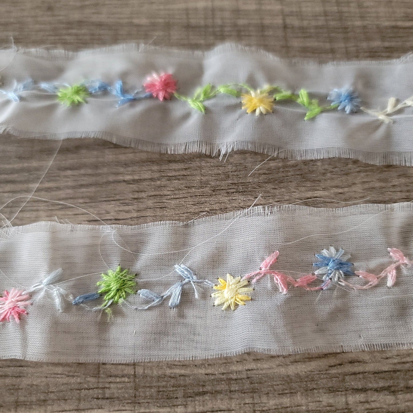 B-20 - 1 1/4" Wide Lace - 1 Yard