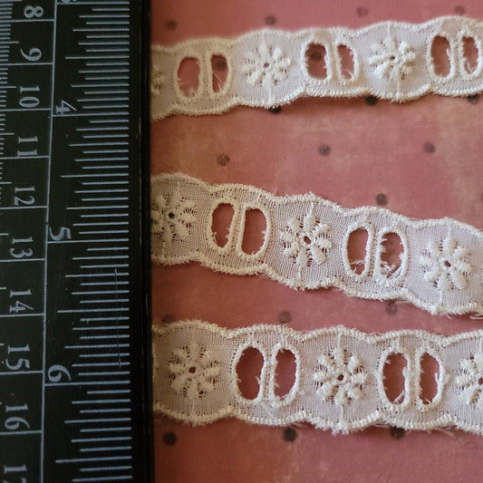 A-33 - 3/4" Vintage Lace - 1 yard
