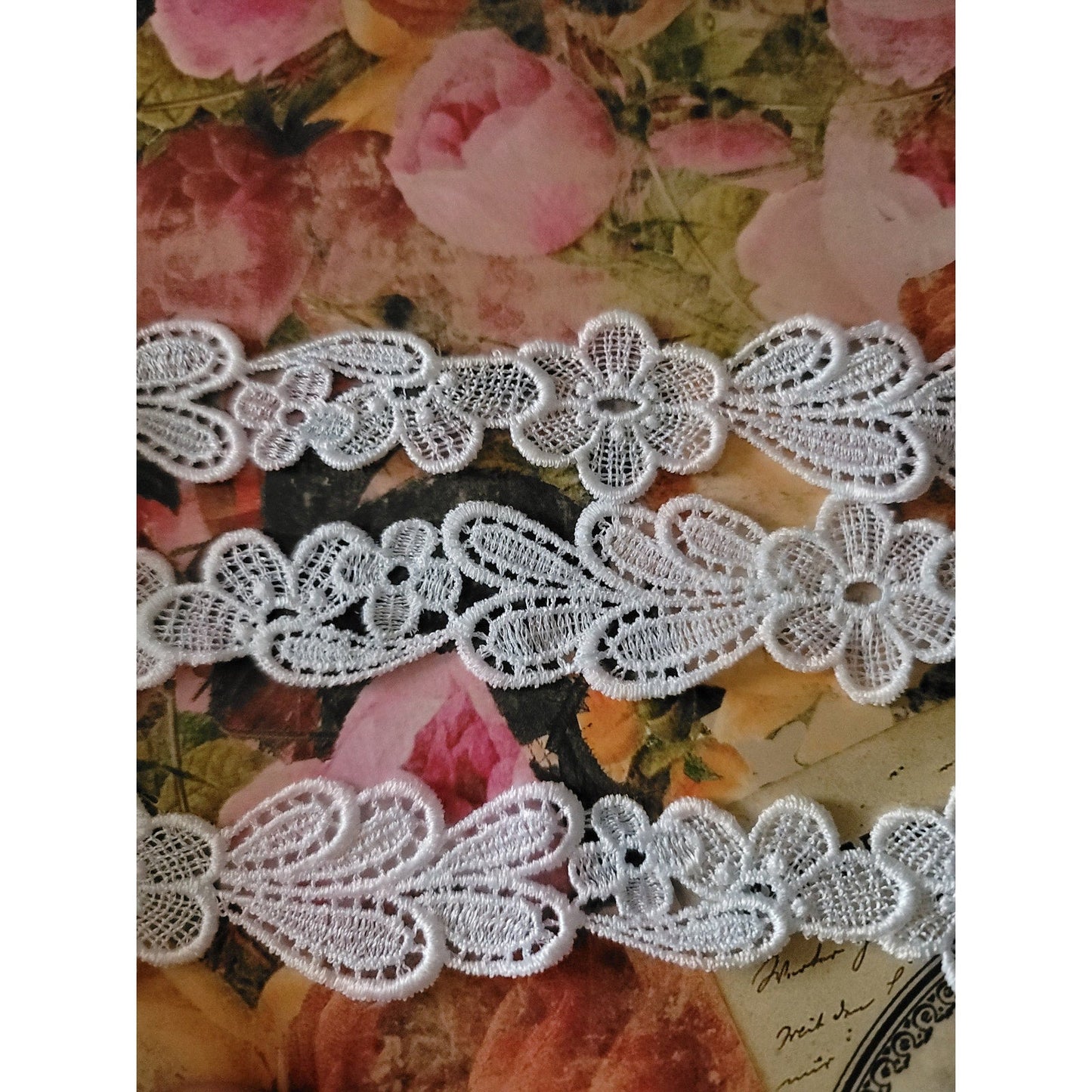 B-63 - 1 1/4" Wide Lace - 1 Yard