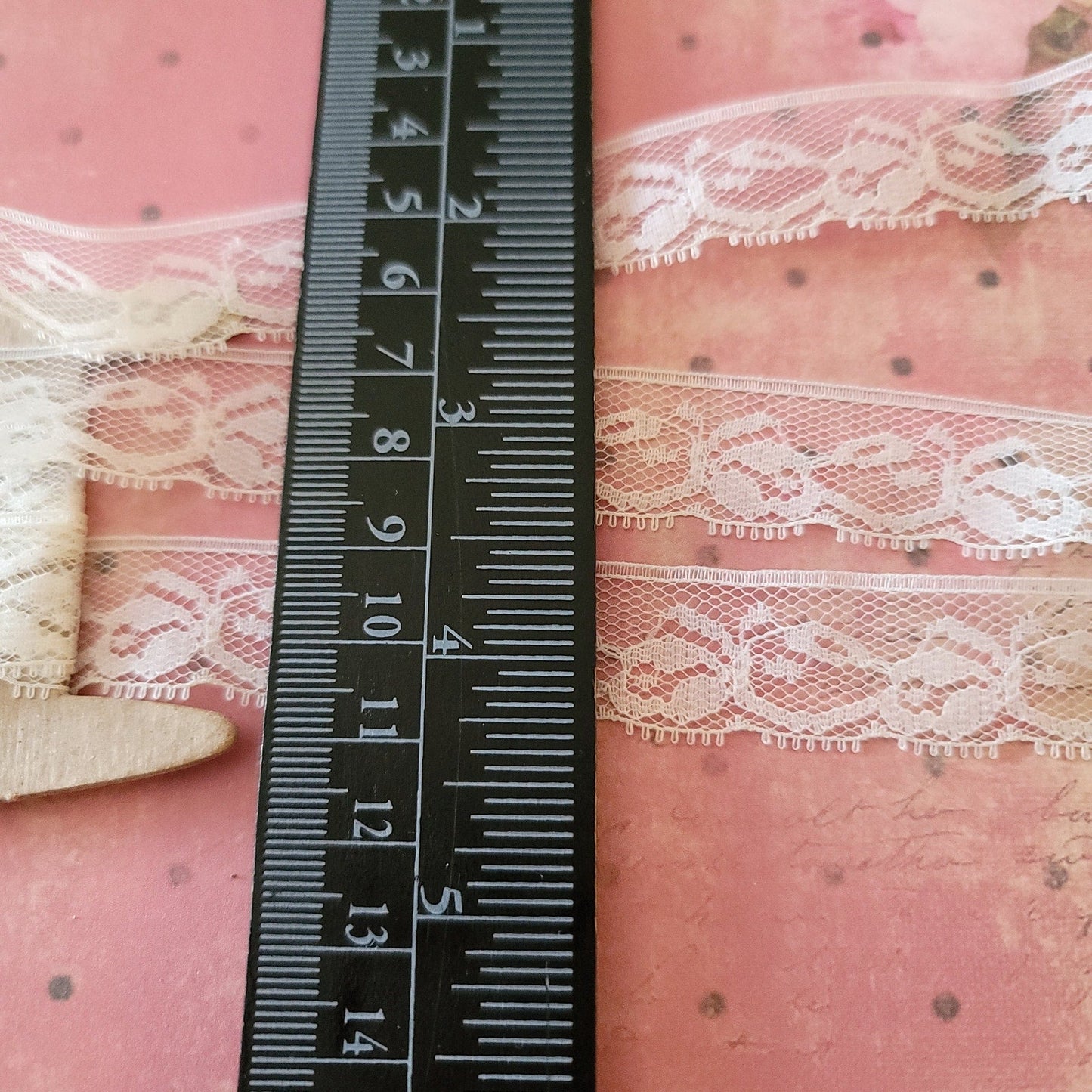 A-06 - 3/4" Vintage Lace - 1 yard