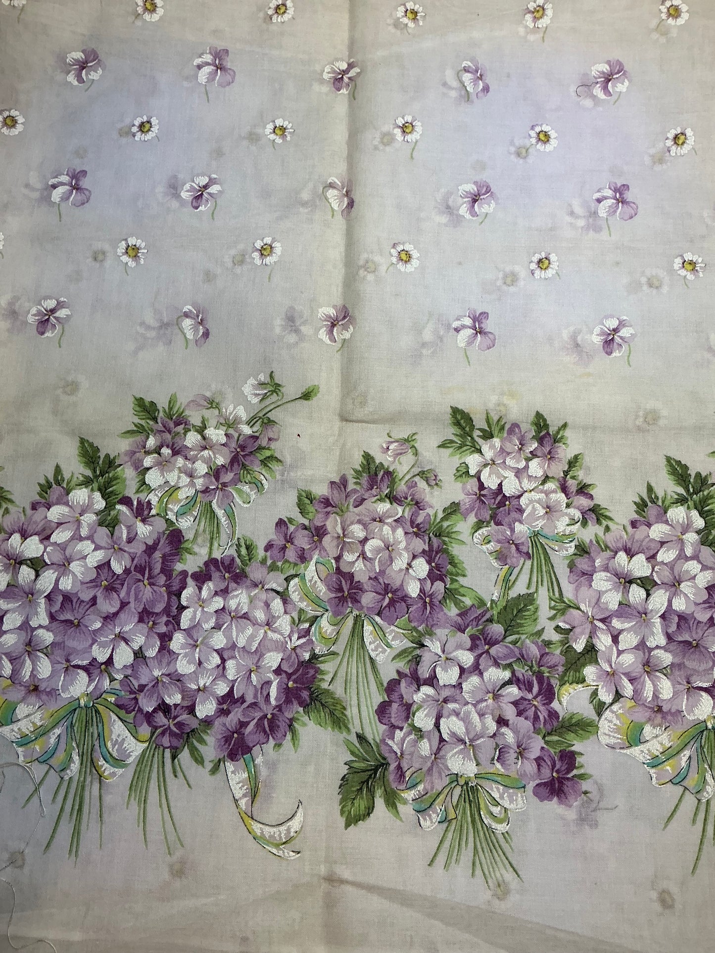 Vintage Violet Border - Daisy Kingdom Fabric Fat Quarter #002