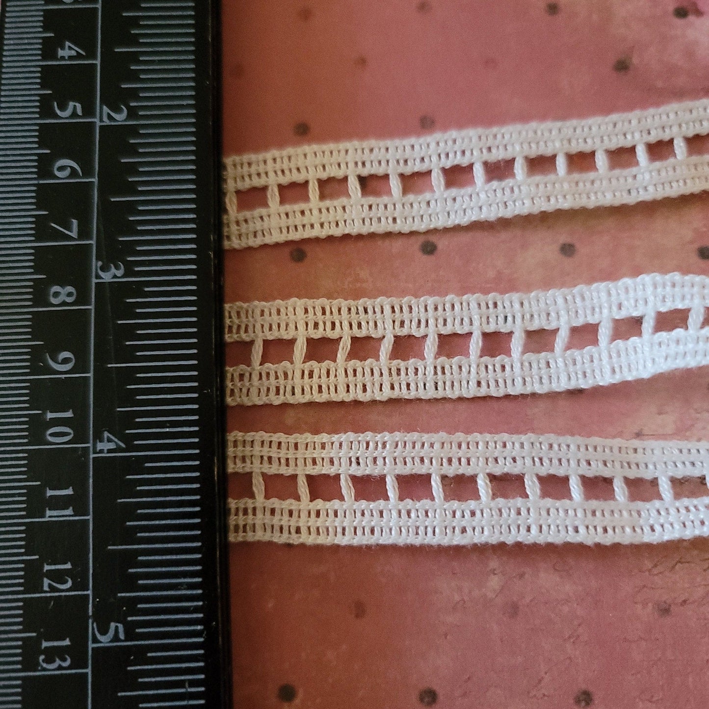 A-30 - 5/8" Vintage Lace - 1 yard