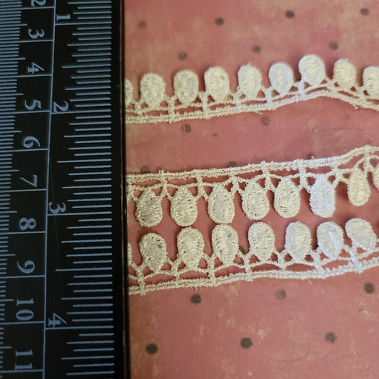 A-39 - 5/8" Wide Lace - 1 yard