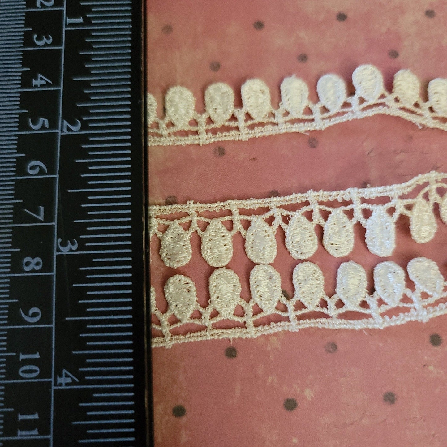 A-39 - 5/8" Wide Lace - 1 yard