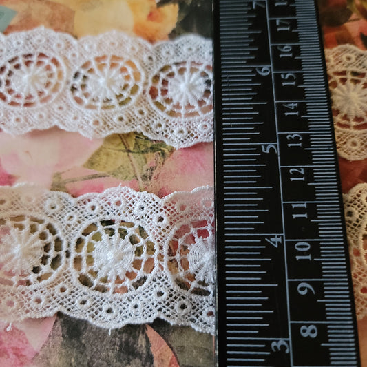 1 1/2" Wide Vintage Lace - 1 Yard -  Style# B-96