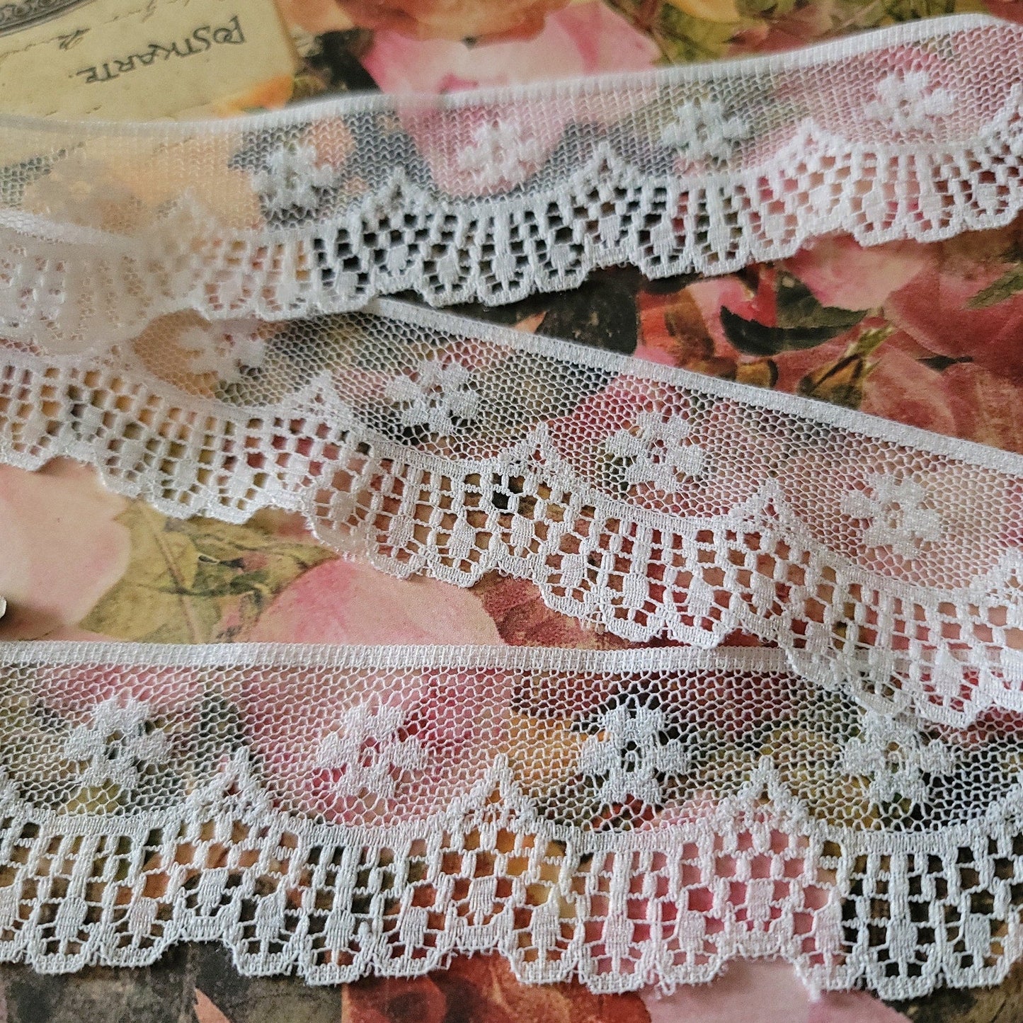 B-21 - 1 1/2" Wide Lace - 1 Yard