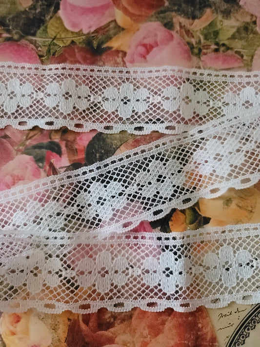 1 1/2" Wide Vintage Lace - 1 Yard -  Style# B-65