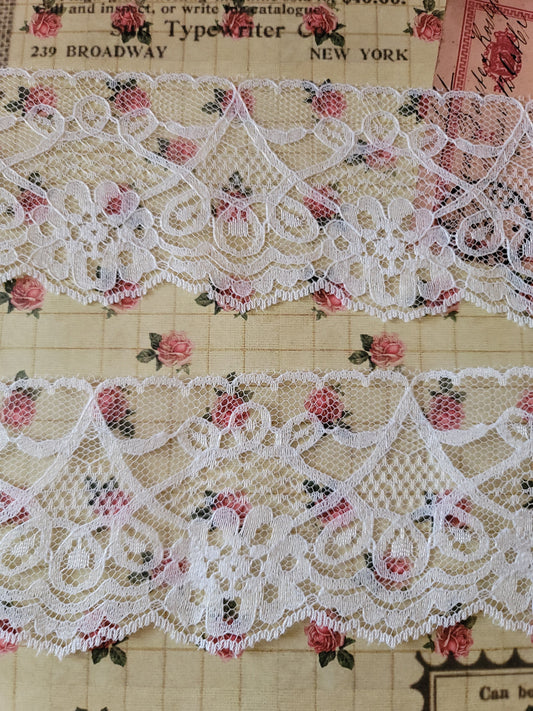 C-20 - 2 1/2" Wide Vintage Lace - 1 Yard