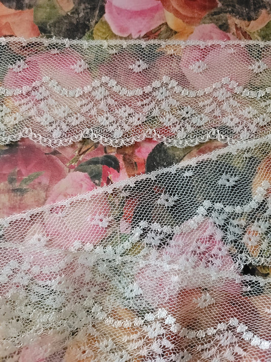 C-37 - 2 1/4" Wide Vintage Lace - 1 Yard