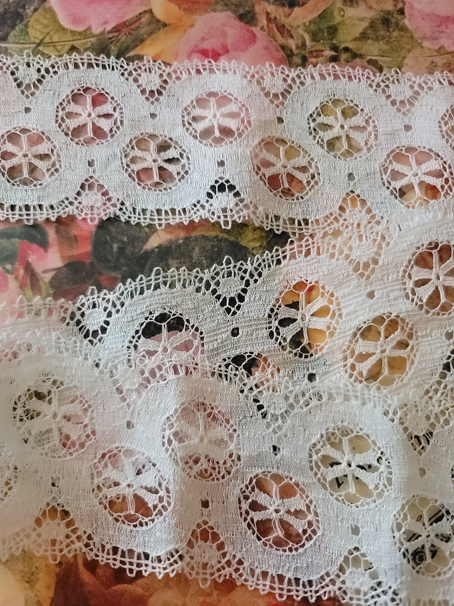 C-44 - 2" Wide Vintage Lace - 1 Yard