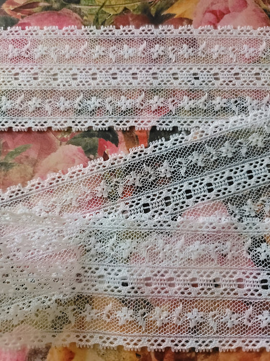 C-49 - 2" Wide Vintage Lace - 1 Yard