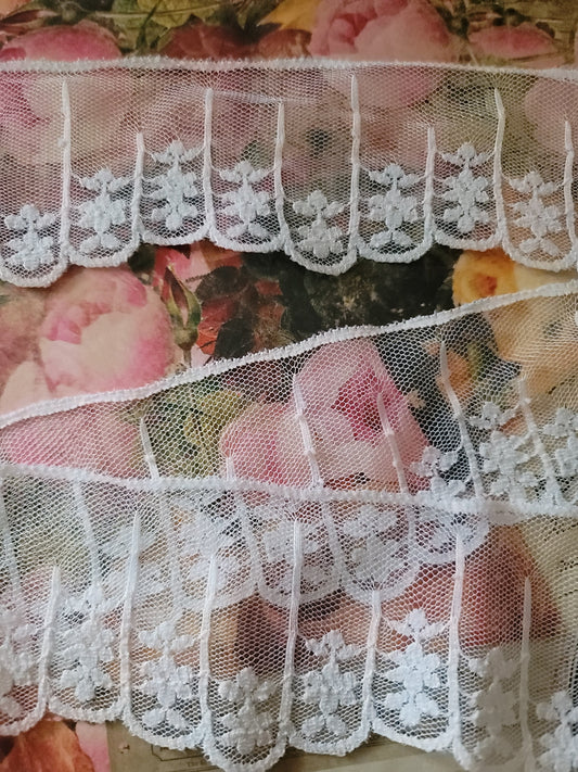 C-53 - 2 1/4" Wide Vintage Lace - 1 Yard