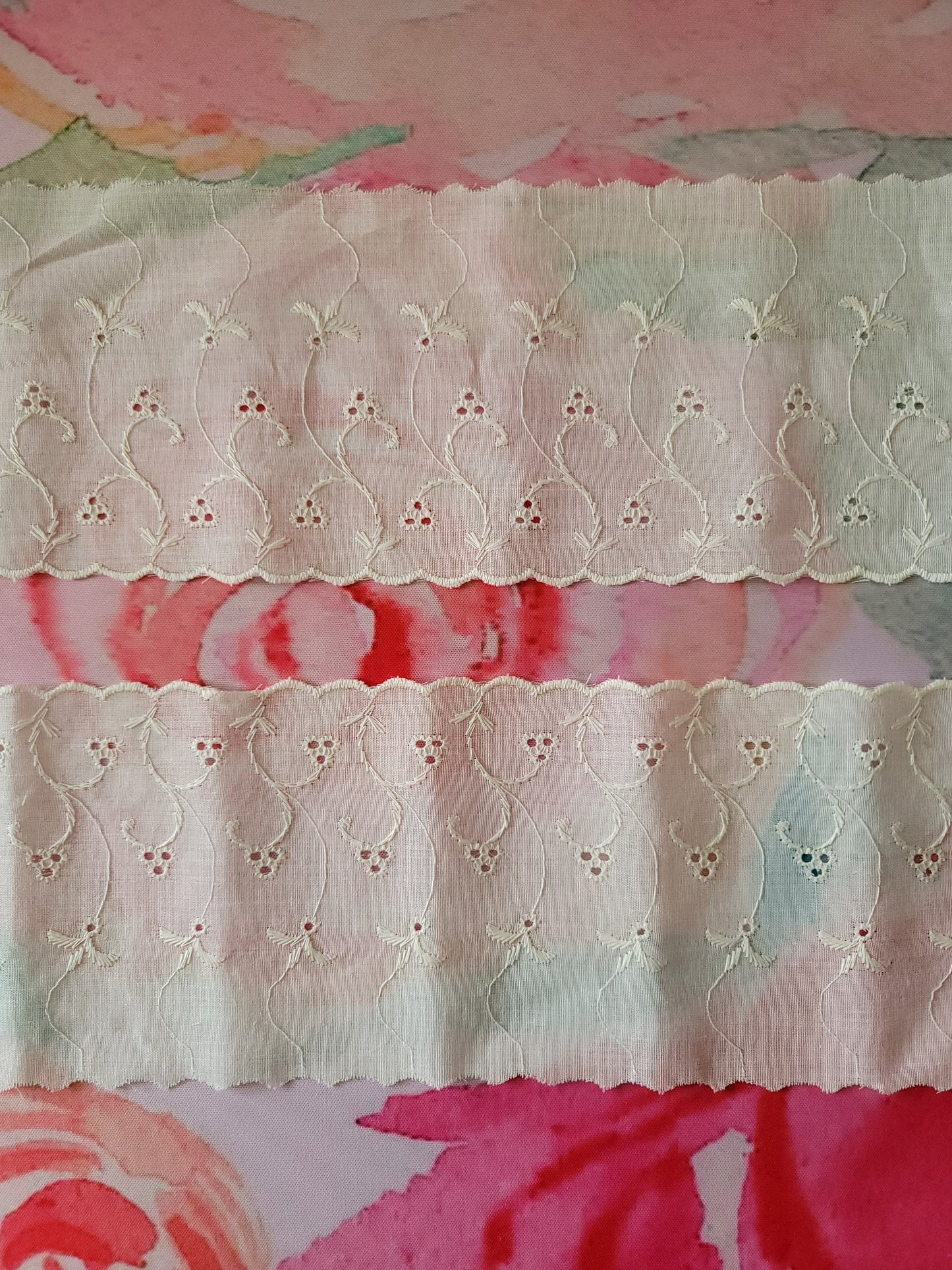 E-03 - 4" Wide Vintage Lace - 1 Yard