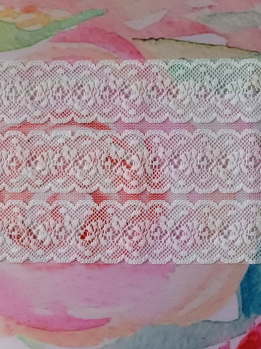 F-08 - 5 1/4" Wide Vintage Lace - 1 Yard