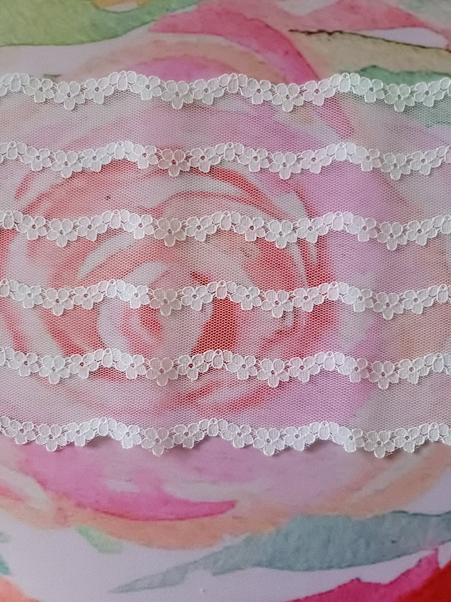 F-09 - 5 3/4" Wide Vintage Lace - 1 Yard