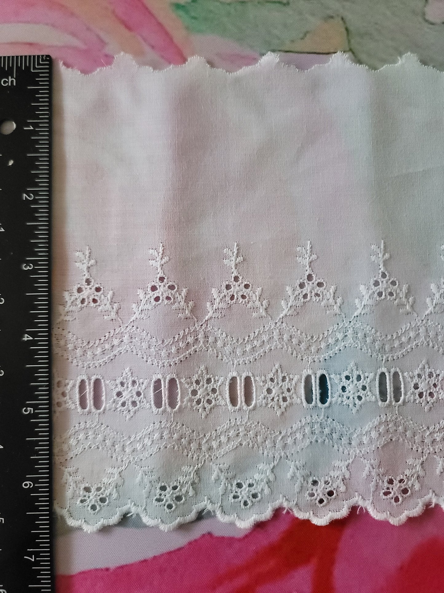 G-03 - 6 3/4" Wide Vintage Lace - 1 Yard