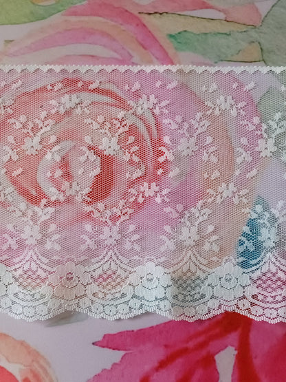 G-04 - 6 3/4" Wide Vintage Lace - 1 Yard