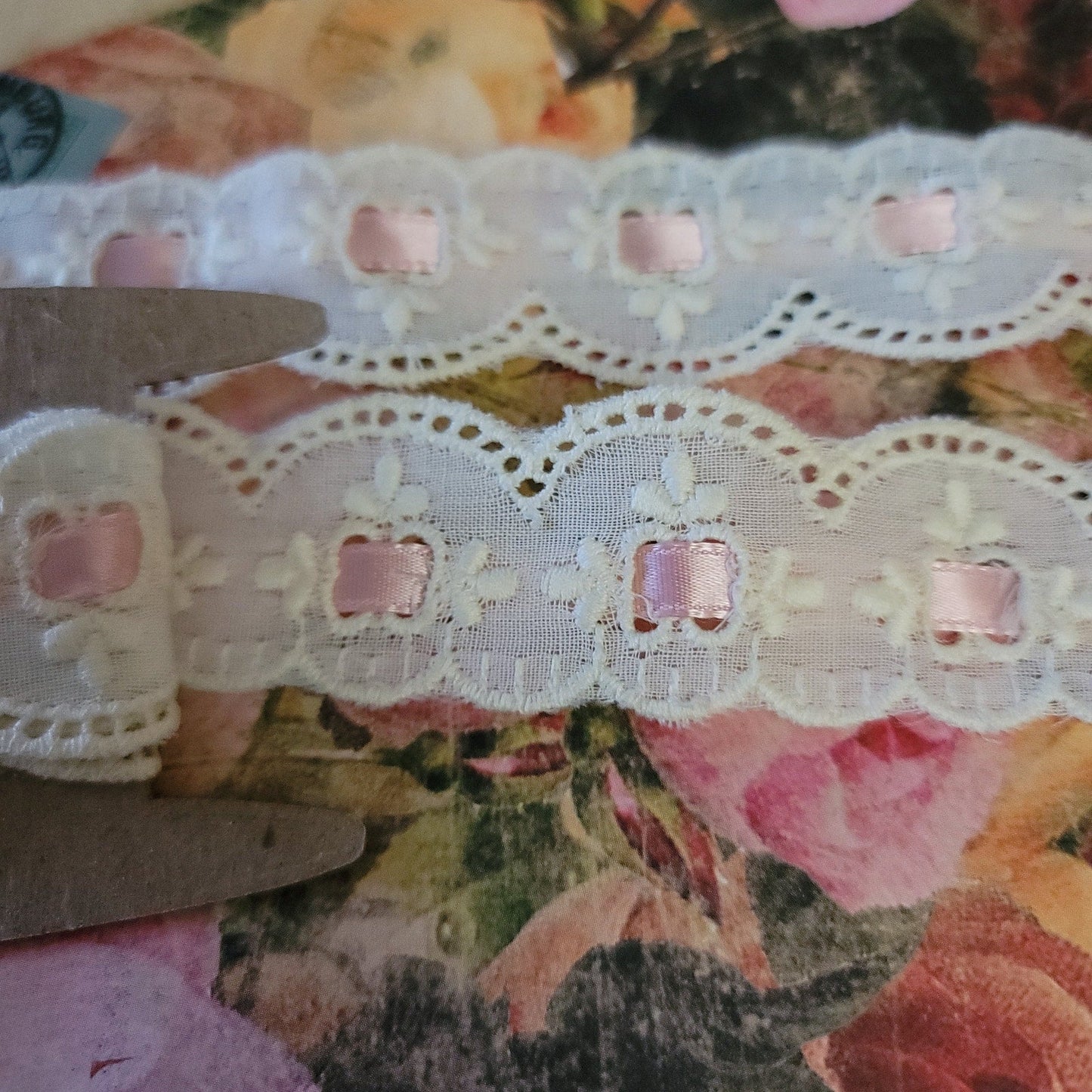 B-13 - 1 1/2" Wide Lace - 1 Yard