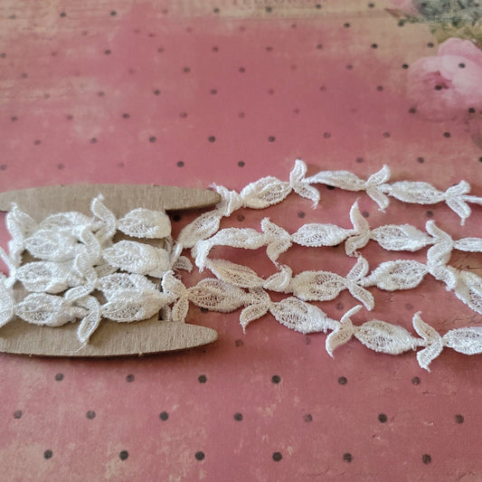 A-03 - 5/8" Wide Lace - 1 yard