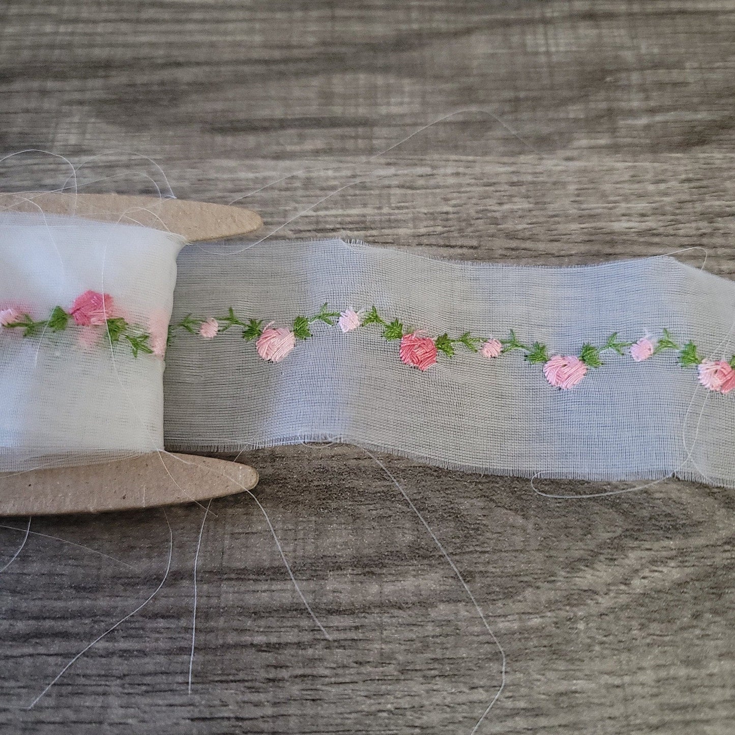 B-04 - 1 1/2" Wide Lace - 1 Yard