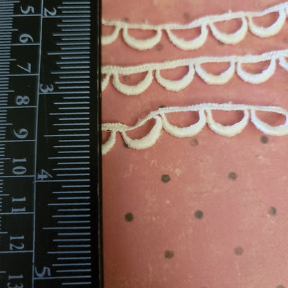 A-40 - 3/8" Wide Lace - 1 yard