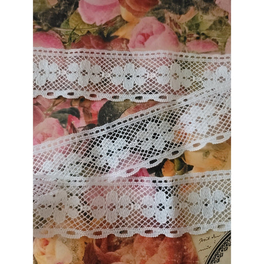 B-65 - 1 1/2" Wide Lace - 1 Yard