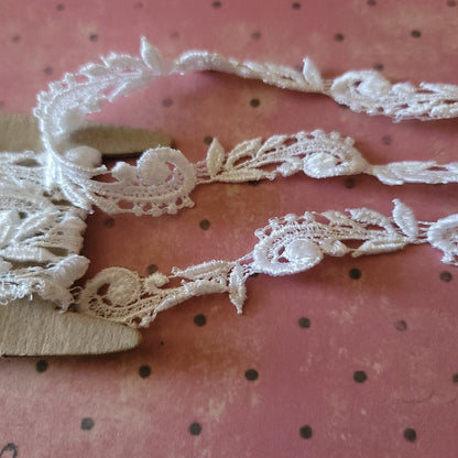 A-20 - 5/8" Wide Lace - 1 yard