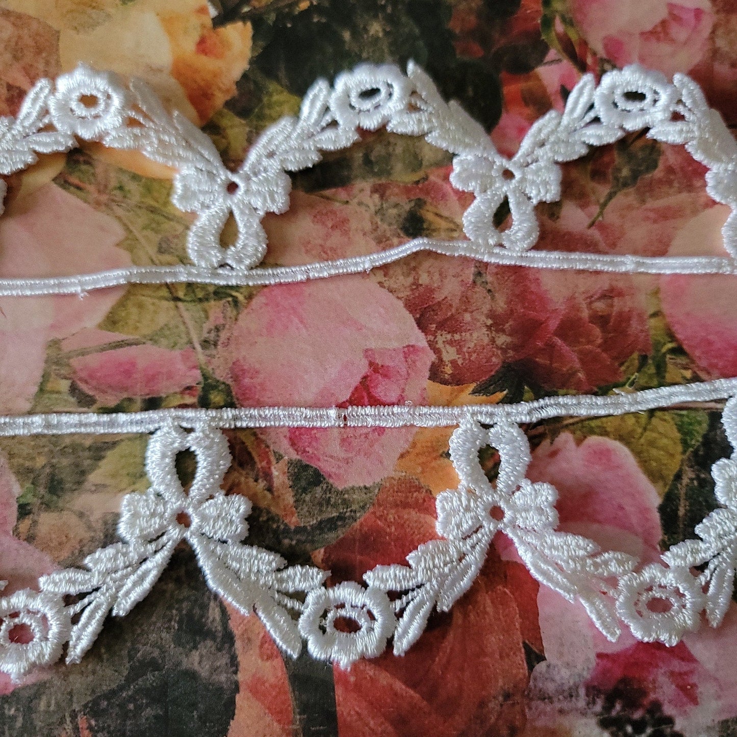 B-73 - 1 3/4" Wide Lace - 1 Yard