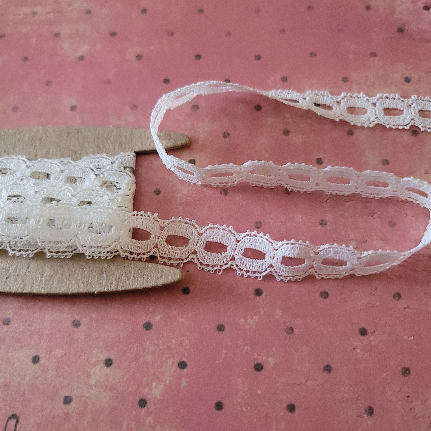 A-02 - 1/2" Wide Lace - 1 yard