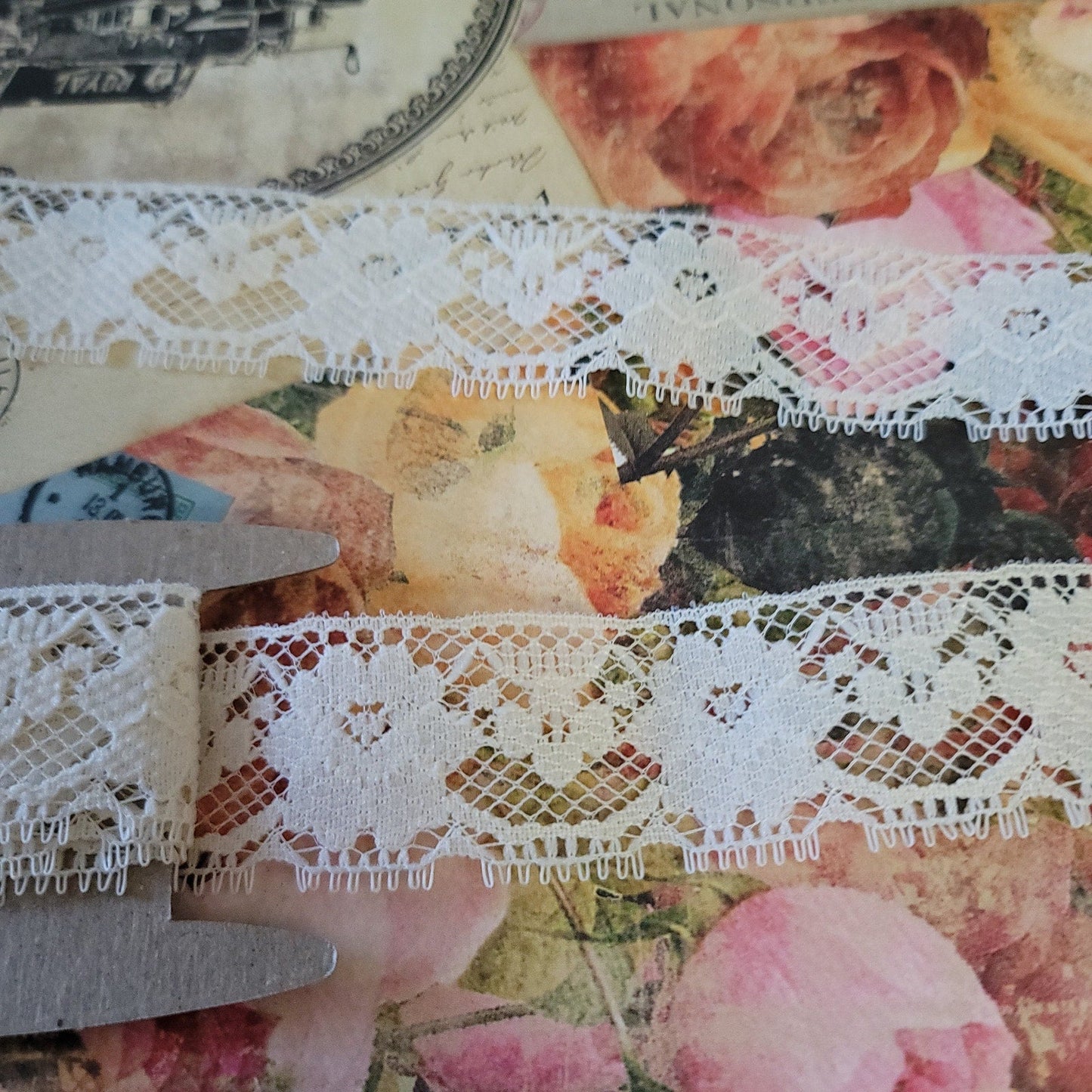 B-11 - 1 1/8" Wide Lace - 1 Yard