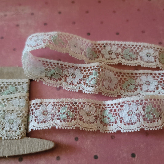 A-29 - 7/8" Wide Lace - 1 yard