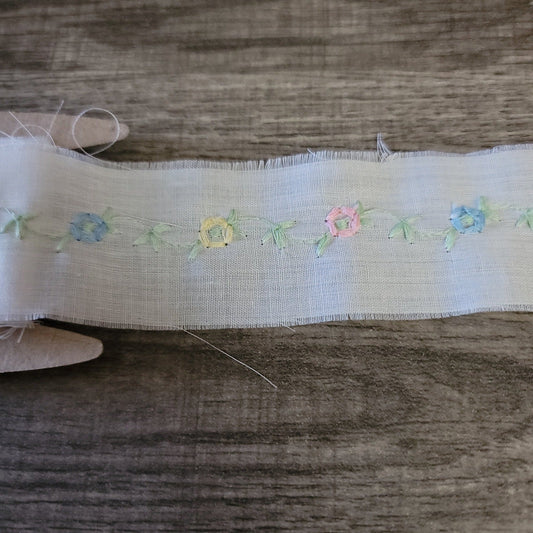 B-05 - 1 1/2" Wide Lace - 1 Yard